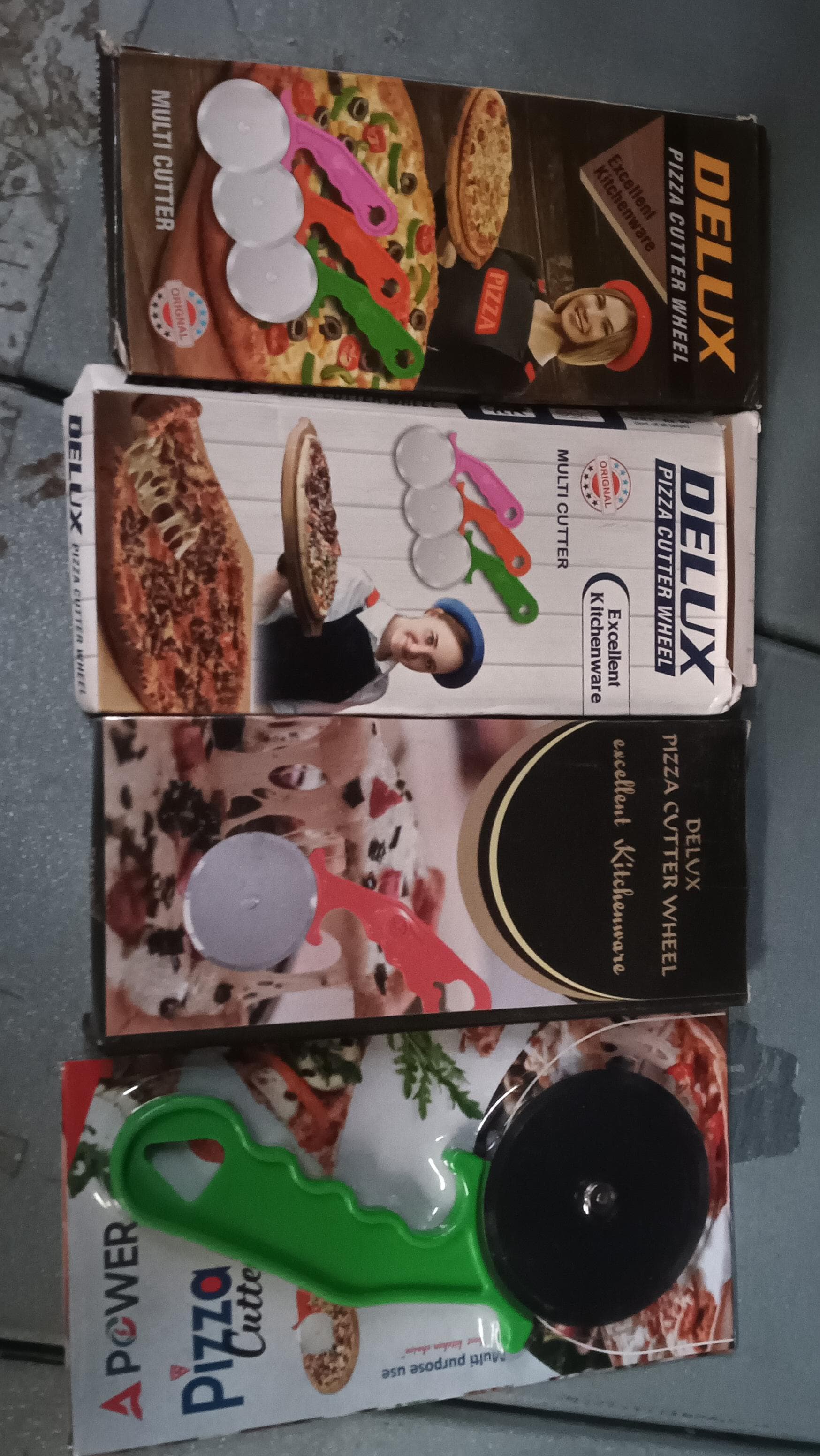 Stainless Steel Pizza Cutter / Pastry Cutter / Sandwiches Cutter Stainless Steel Pizza Cutter / Pastry Cutter / Sandwiches Cutter